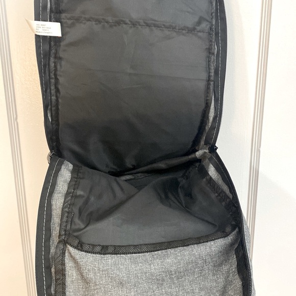 sling bag/ chest pack for unisex - Picture 2 of 6